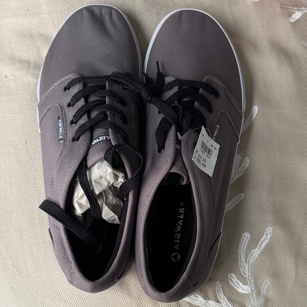 Airwalk Men's Black and Gray Sneakers